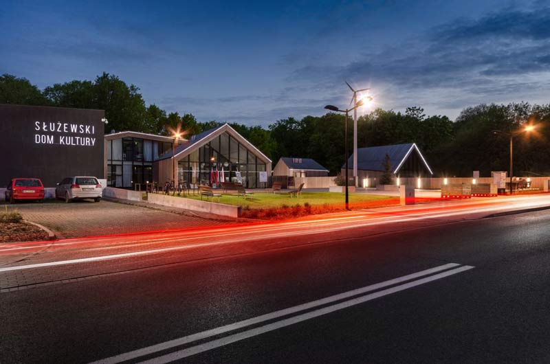 Otwarta architektura bliska naturze – Służewski Dom Kultury